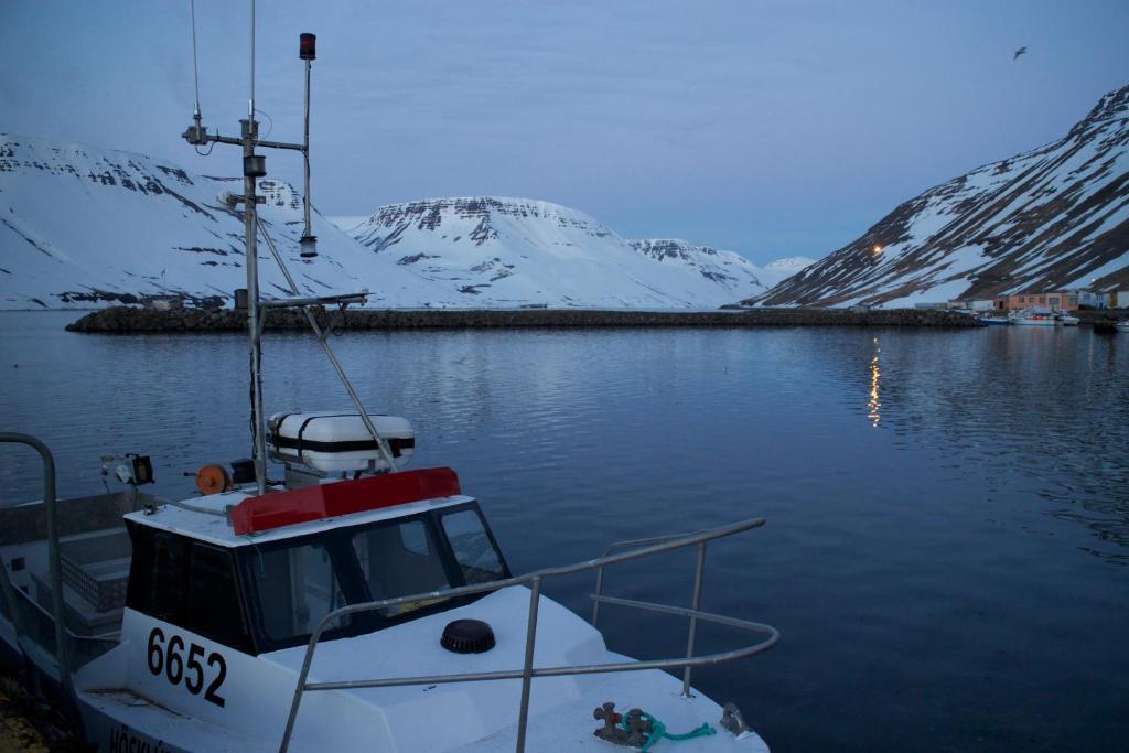 Comfy Guesthouse Westfjords Sudureyri ภายนอก รูปภาพ